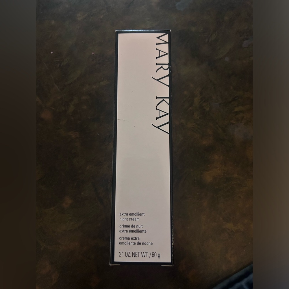 Mary Kay extra emollient night cream